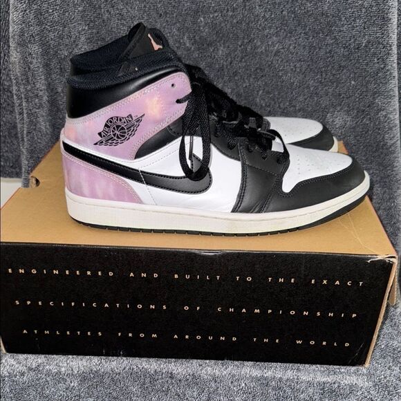 Jordan Other - Jordan Black and White Athletic Shoes Classic Design